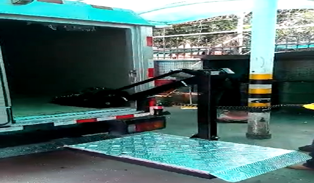 內(nèi)藏式小尾板